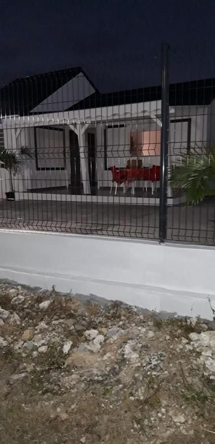 Gite Tournesol - A 2 Min De La Plage Et Du Bourg Anse-Bertrand Exterior photo